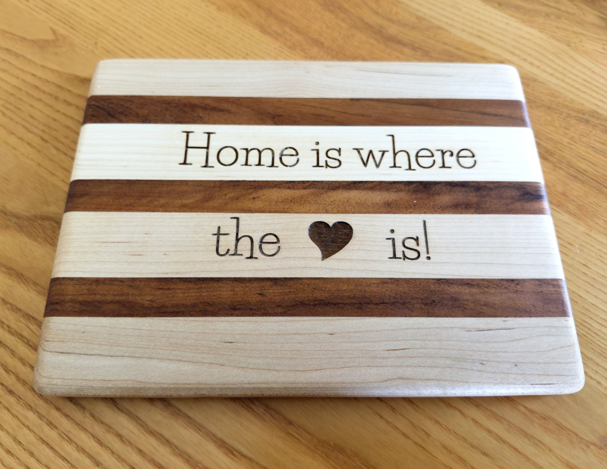 Medium Hardwood Cutting Board