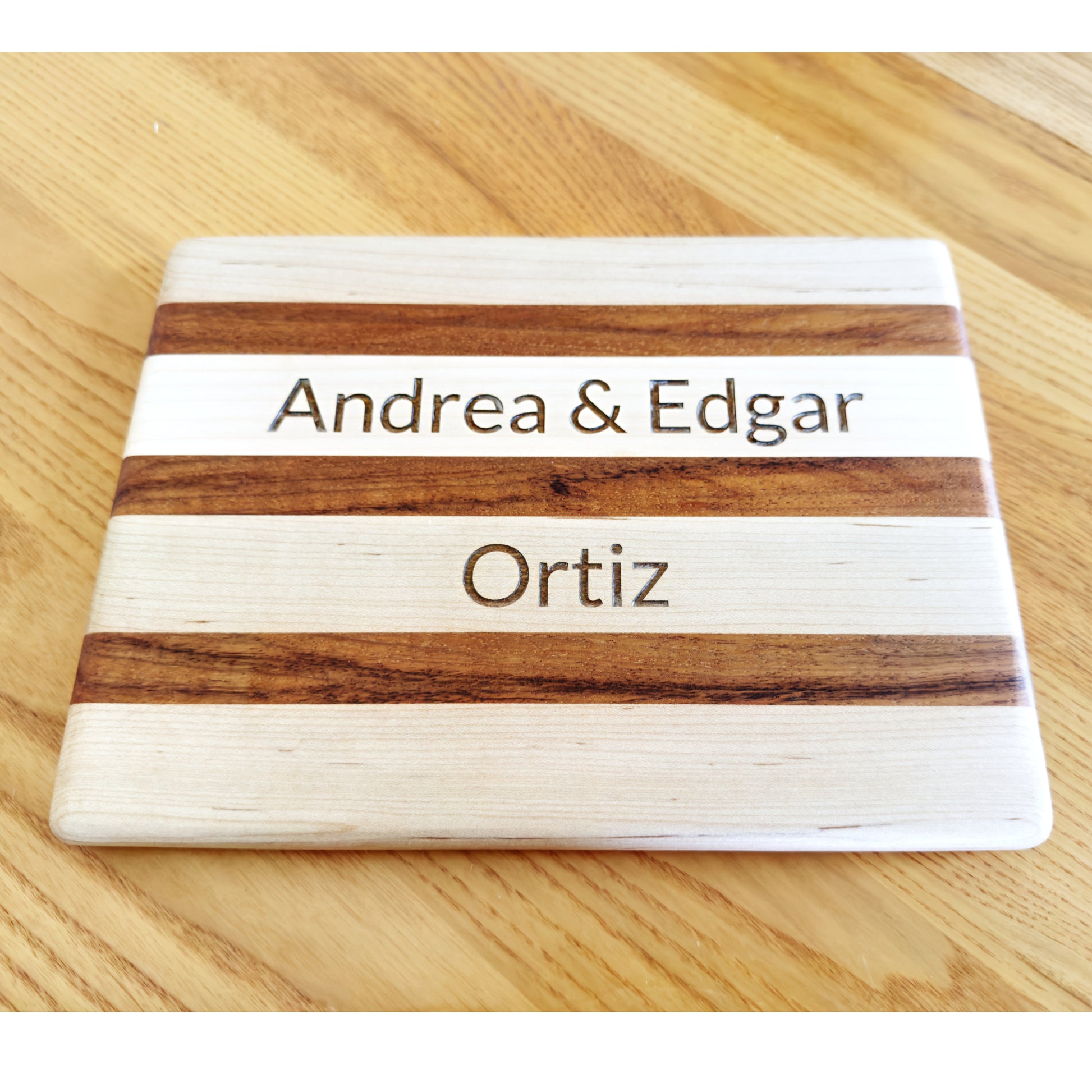 Medium Hardwood Cutting Board