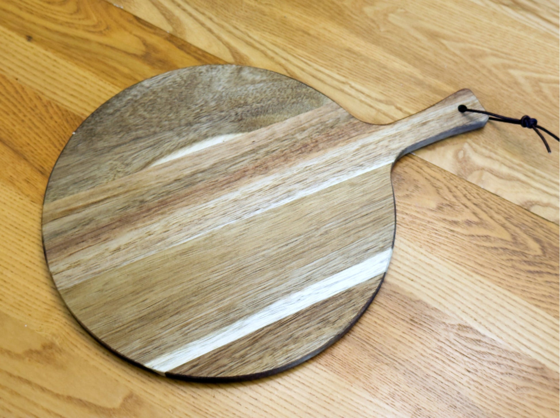 Round Hardwood Charcuterie Board